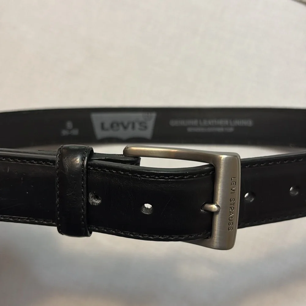 Levi’s Black Leather Mens Belt Excellent Used Condition! Size S 30-32